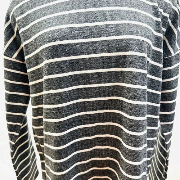 LOFT Women Long Sleeve Pullover Round Neck Gray/White Striped Shirt Size Medium - Picture 4 of 14